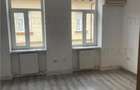 Spatiu comercial sau birouri  elegante de inchiriat , pretabil clinica , central - 2