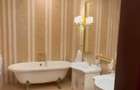 Vând apartament cu 3 camere , et 1, bd Ferdinand - 7