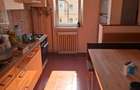 Inchiriez apartament 3 camere , 2 bai zona centrala
