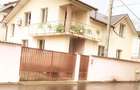 Casa P+1 de vanzare, cu 4 camere, 180 mp, zona Micro 2 - 2