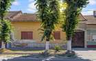 Apartament spațios la casă, 234 mp utili, ultracentral în Pecica