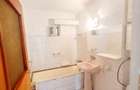 Vand 3 camere si 2 bai zona Centru Civic