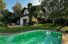 Vanzare  Vila Iancu Nicolae Pipera 4 Camere Piscina - 1