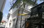 Parc Cismigiu, de vanzare vila interbelica cu 2 apartamente, curte, parcare - 1