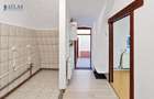 Piata Sfatului, 41 mp., ideal regim hotelier, de renovat la interior, acces usor