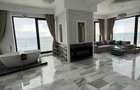 Penthouse mobilat lux , vedere frontală la mare - 1