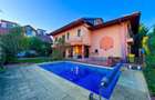 Vilă 8 camere cu piscină solară, garaj dublu și grădină - 1