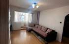 Apartament cu 3 camere, etaj 2/4, zona Mircea cel Batran - 3