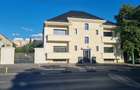 Vila - Bloc modern de 11 camere zona Centrul Civic , Onix
