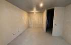 Apartament o camera de vanzare in Floresti - 2