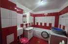 Apartament 3 camere foarte spatios,  cu centrala proprie, in zona Pacii, cartier - 10