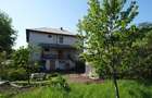 Vanzare casa mare cu etaj si 6200 mp teren intravilan Fieni, judetul Dambovita - 2