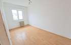 Apartament 3 camere semidecomandat, zona Milcov - 3