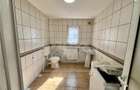 Casa de inchiriat - spatiu birouri/comercial - 6 camere - 200 mpu - 11