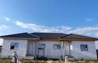 Duplex pe plan - asfalt - canalizare - personalizare interioara - 6