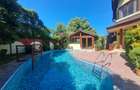 Casa individuala cu piscina. P+1+M. zona foarte buna - 56