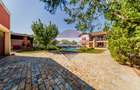 Vilă premium cu piscină și garaj | 360 mp | Teren 1.030 mp