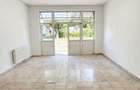 13 Septembrie-spatiul comercial renovat  stradal