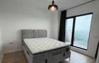 Apartament cu 2 camere de vânzare, zona Km 5 - 5