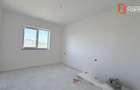 Duplex cu 4 camere despartit prin baie, Mosnita Veche