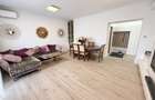 Apartament de LUX cu 4 camere 2 bai si 2 parcari in Cartier Deventer