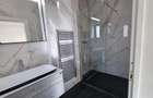 Vila - Bloc modern de 11 camere zona Centrul Civic , Onix