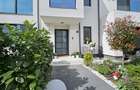Vila 2022 P+1+M,2 living,4 dormitoare,birou,sala sport,piscina,garaj 2 masini - 2