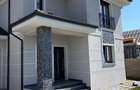 PROPRIETAR COMISION ZERO, caut vecin Ptr 1/2 duplex cu garaj! - 2