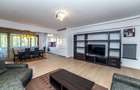 3 camere | Parcare | Sisesti