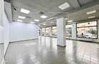 Spatiu comercial cu vitrina la strada - 177 mp - finisat la cheie - 14