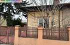 Casa de vanzare - Ploiesti(zona Lupeni) - 1