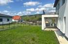 Duplex construit la standarde înalte de calitate la intrare in Corusu - 1