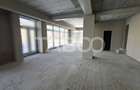 Spatiu Comercial de inchiriat cu 8 locuri de parcare - Vitrina 13 m - 6