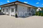 Duplex pe un singur nivel 3 camere 2 bai 235 mp teren in Talmaciu - 2