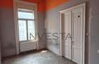 Apartament cu 2 camere cu terasa de 17 mp, tavan inalt, zona Centrala!
