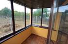 Casa cu etaj, mansarda, curte, 3 dormitoare, 3 camere de zi, 4 bai. Com. Smardan
