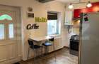 Casa spatioasa la pret de apartament, 76 mp, curte, zona Centrala - 2