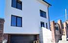 Duplex in Dambul Rotund  cu front la doua strazi - 1