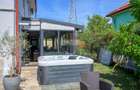 Vilă renovată P+1+M  | Foișor vitrat, grădină și jacuzzi - 24