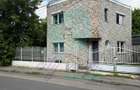Casa receptionata in 2025 singura in curte - 1