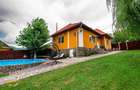 FILM! Doua case cu:piscina,foisor,arbori decorativi,1.700mp teren,Lutoasa,Covasn - 22