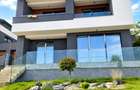 Casa de vânzare în Feleacu | 5 camere, terasă de 95 mp cu jacuzzi