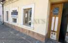 Casă în exclusivitate, singur în curte – oportunitate rară în centrul Bistriței