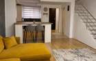     Vilă tip duplex de închiriat în Cosmopolis - 3