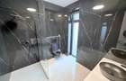 Casă de vânzare cu design contemporan și dotări premium