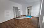Casa de vanzare in centru orasului ideal ca si spatiu comercial - 9