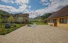 Vilă în zona Glăjărie, 10 camere, Sp + E + M, teren 2789 mp - 3