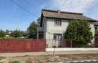 Casă individuală mare 282mp utili, 11 camere, 3 băi + 2 anexe și teren 1024mp - 1