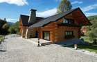 Cabana exclusivista din lemn rotund, 5500mp teren, Sucevita - 2