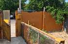Casa solidă și teren în Zona Islaz pe Strada Mărului  - 3